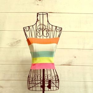 Cute boutique tube top. Size small.
